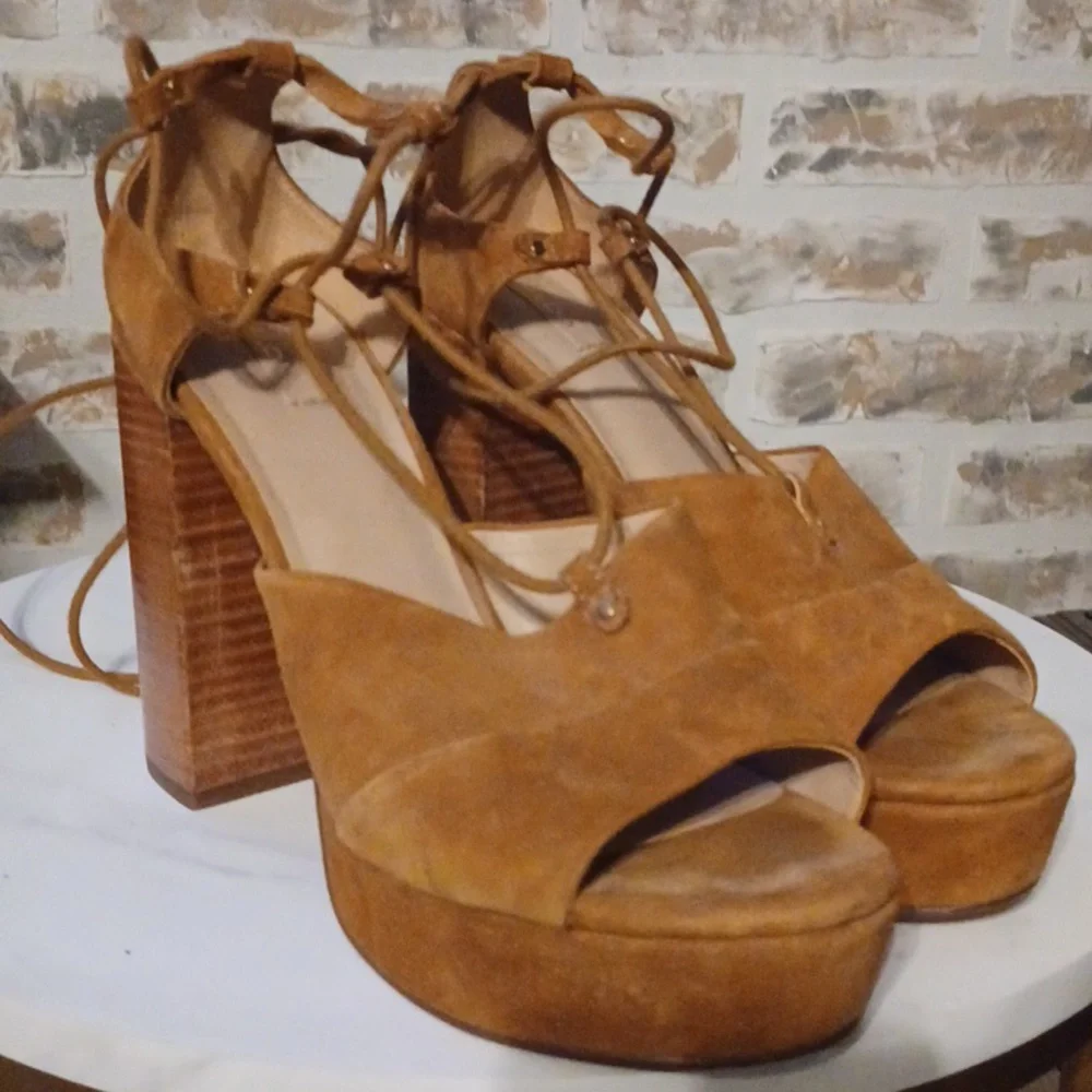 ALDO Platform/HEELS